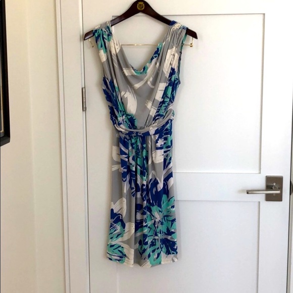 Dress with low back - Picture 3 of 5